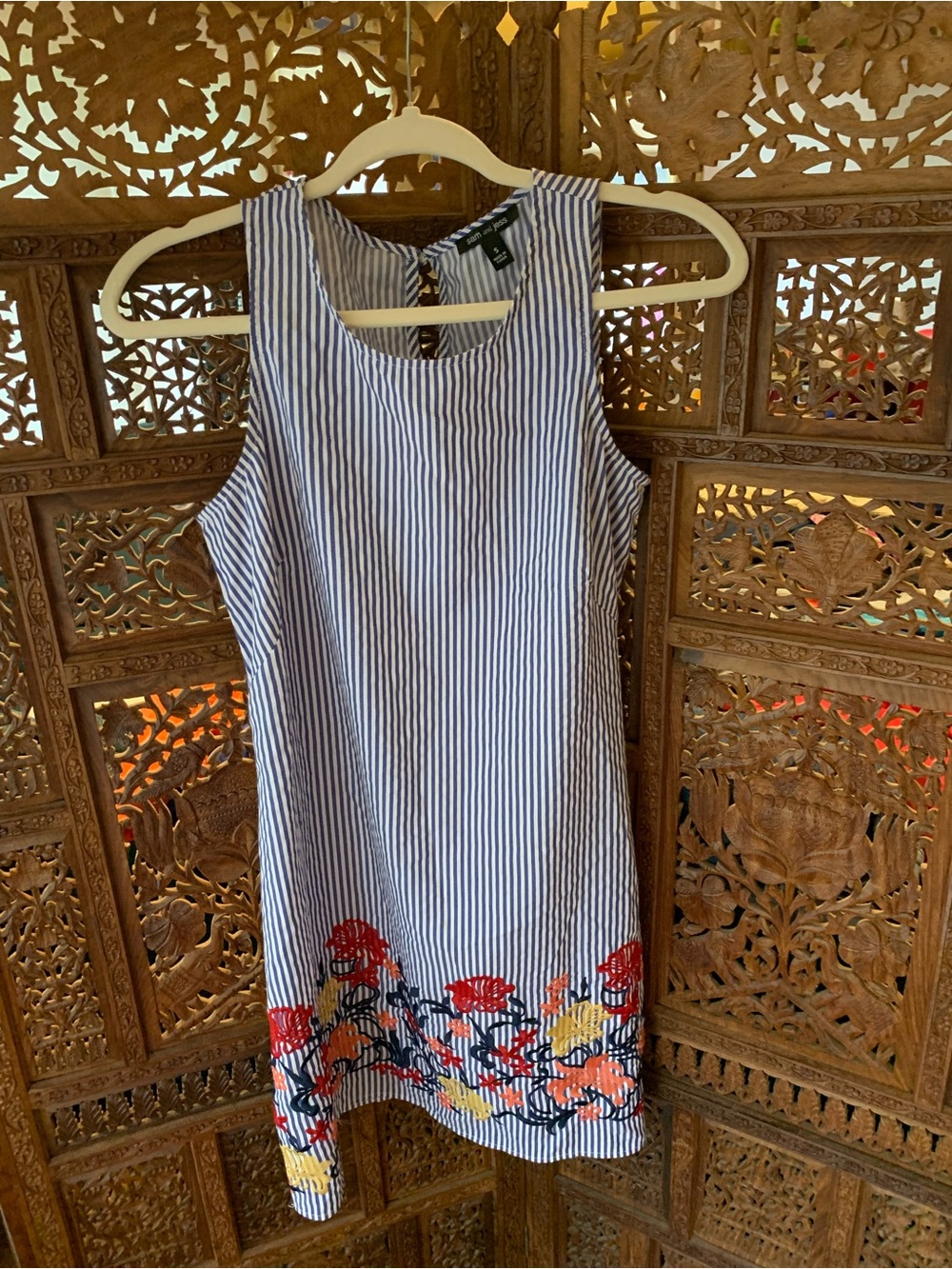 Sleeveless Blue Stripe Floral Embroidered Hem Dress